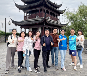 环护城河徒步，不仅锻炼了身体，放松了心情，加深了同事间的默契与感情，更是感受到了团队带来的陪伴与力量，展现了乐鱼官方网页版-乐鱼(中国)
人的青春和活力，同时，引导大家养成良好的运动习惯，以更加饱满的精神状态，勇毅前行，为公司高质量发展蓄势赋能。
